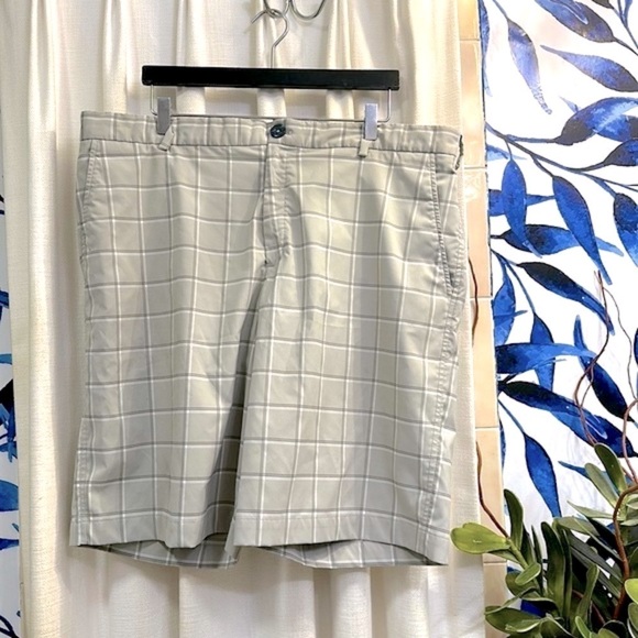 Nike Other - Men’s Nike Golf Gray Plaid Polyester & Spandex Athletic Golf Shorts Size 40